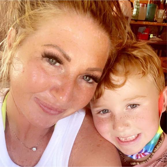 Meet your Posher, Nicole - Picture 1 of 1